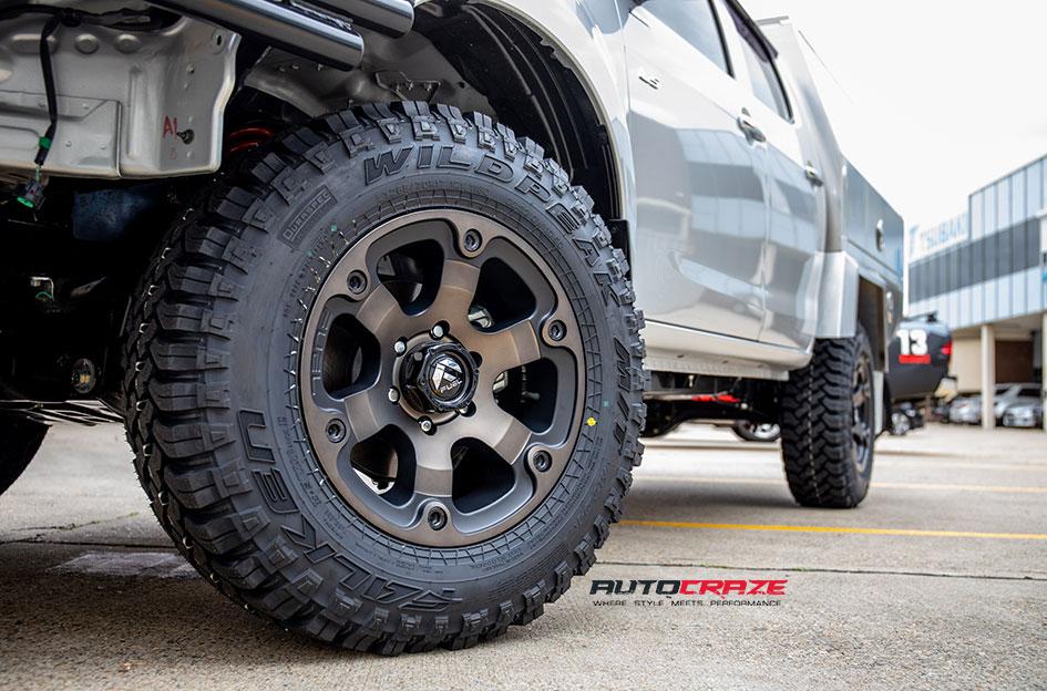 ISUZU DMAX BEAST BLACK MACHINED WITH DARK TINT